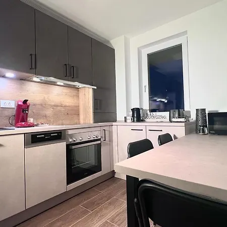 Brasovista - Paj Premium In Urban Plaza *